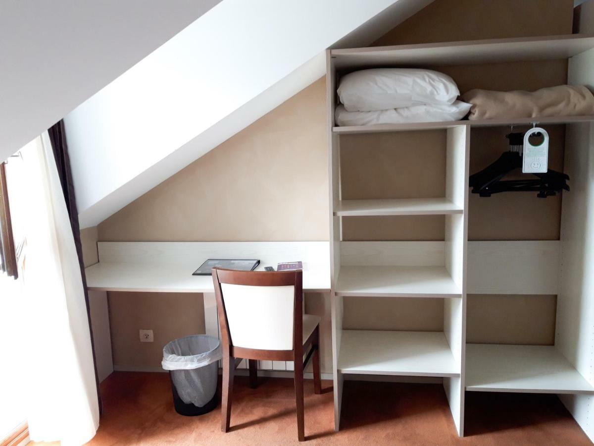 Hotel Alicia Auray Le Bono ภายนอก รูปภาพ